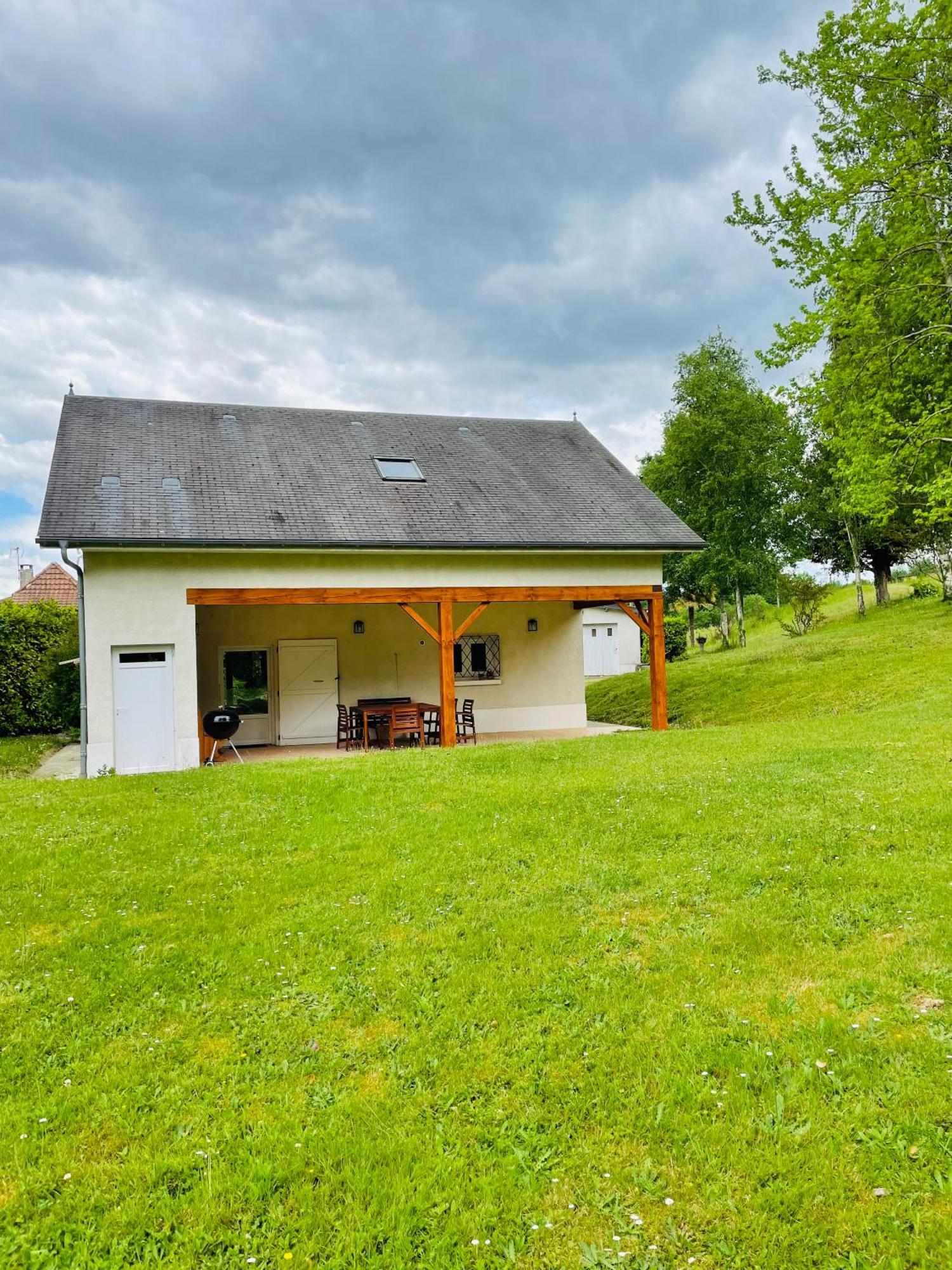 L'oree Des Roses, De Avec Jardin Et Piscine Holiday home *